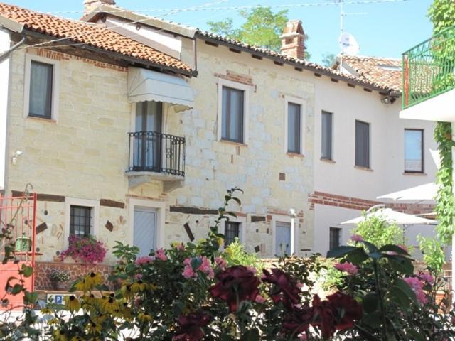 Albergotto Natalina Grazzano Badoglio Buitenkant foto
