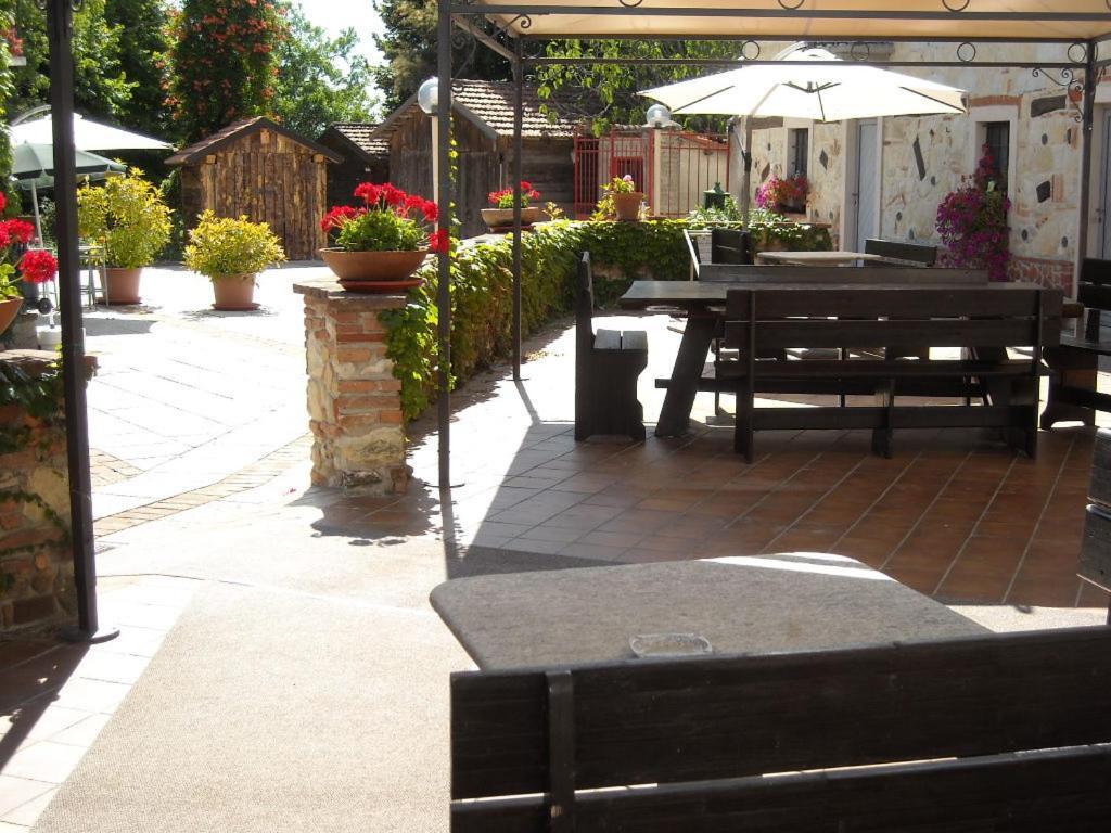 Albergotto Natalina Grazzano Badoglio Buitenkant foto